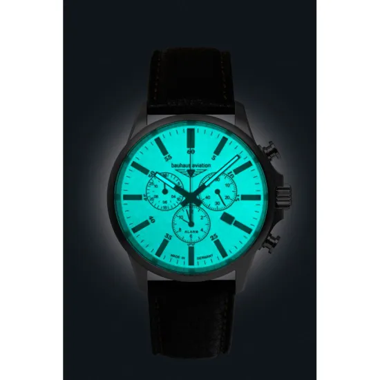 Bauhaus Aviation Chronograph mit Titangehäuse silberfarben und braunem Lederband 2880-5