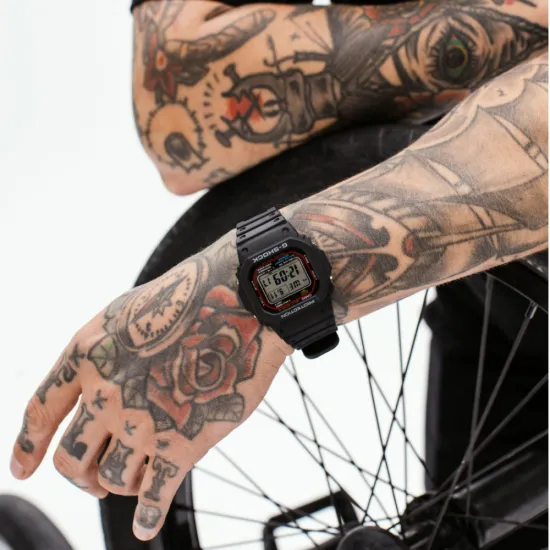 Casio G-Shock Funk Solaruhr mit schwarzen Resinband GW-M5610U-1ER