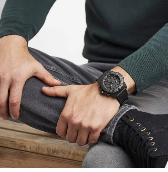 Luminox Navy SEAL Chronograph Taucheruhr schwarz mit Beleuchtungssystem XS.3581.BO