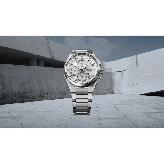 Seiko ASTRON GPS Solar Dual Time Chronograph Titan silberfarben SSH159J1