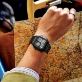 Casio Digitaluhr schwarz mit LED Beleuchtung und Weltzeitfunktion AE-1200WH-1AVEF