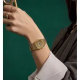 Casio Vintage Iconic Collection Damen digital goldfarben LA680WEGV-9AEF